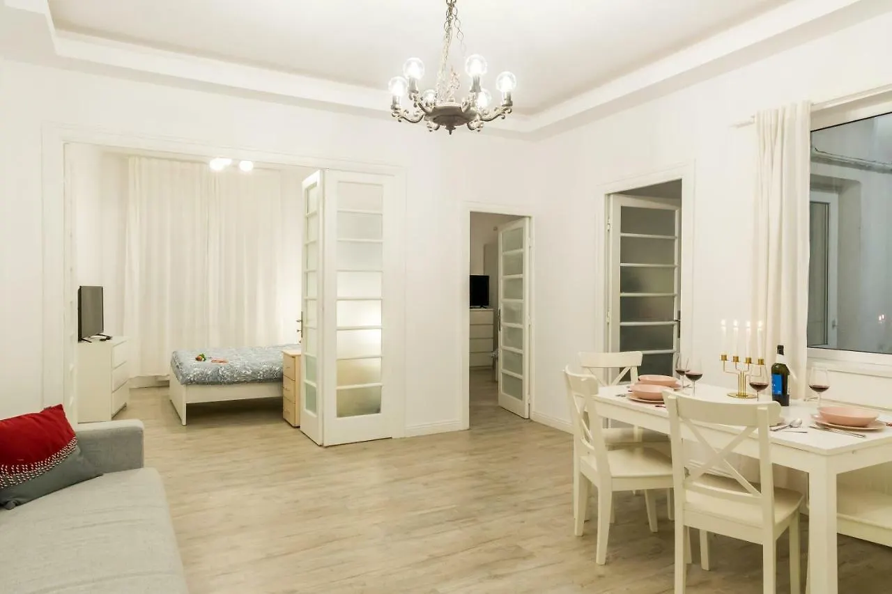 White Nights Of Old Town Bucharest Apartment